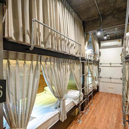 Siam Plug In Hostel Bangkok Dış mekan fotoğraf