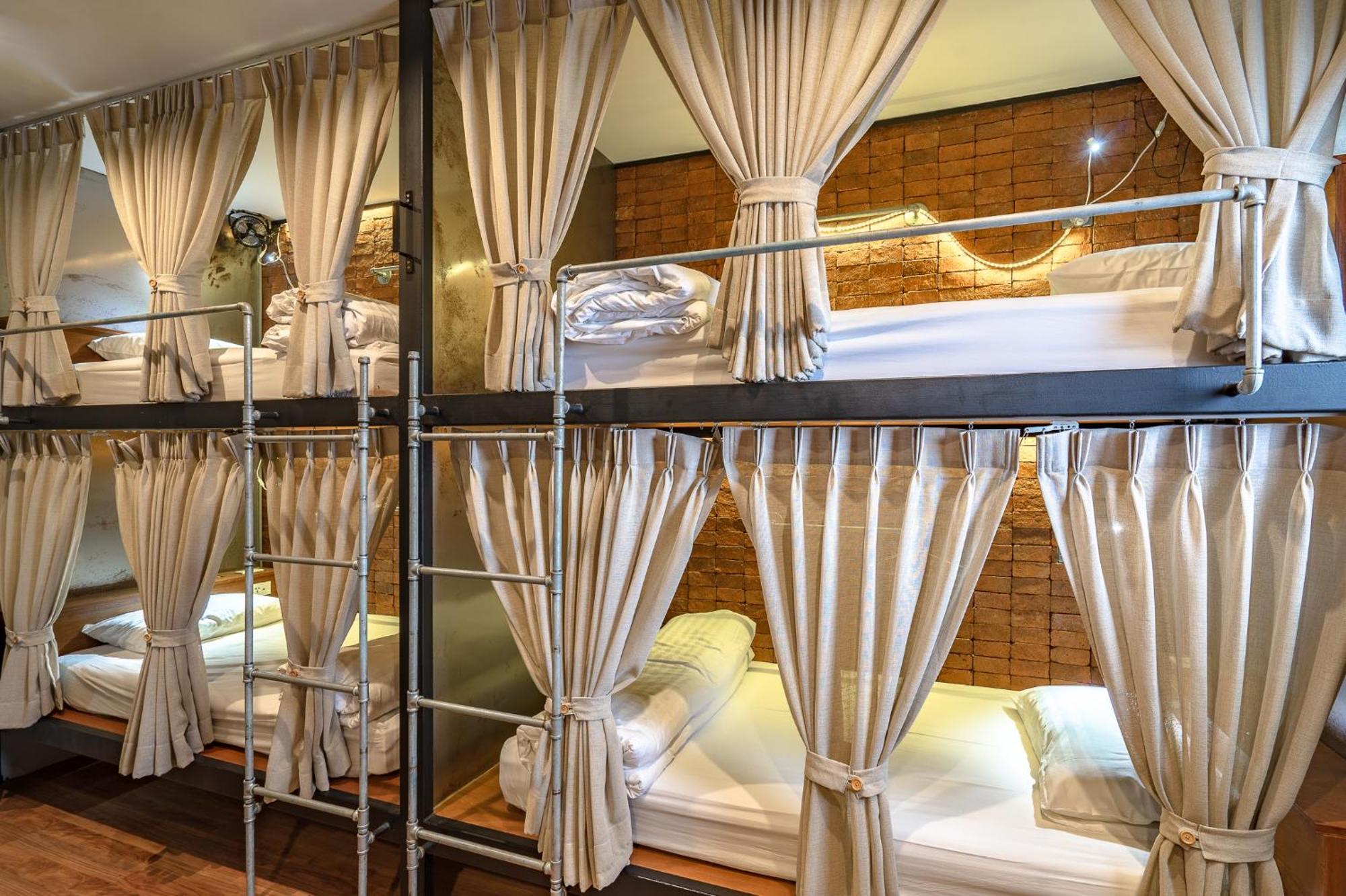 Siam Plug In Hostel Bangkok Dış mekan fotoğraf