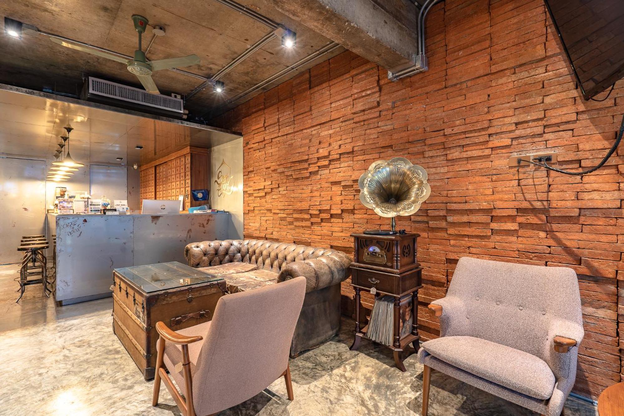 Siam Plug In Hostel Bangkok Dış mekan fotoğraf