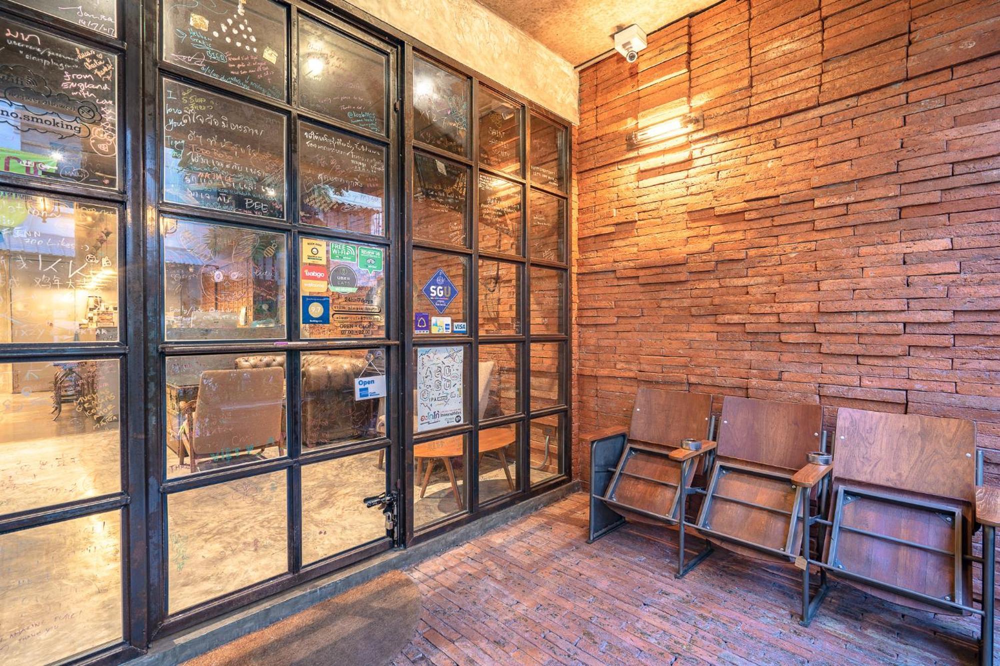 Siam Plug In Hostel Bangkok Dış mekan fotoğraf