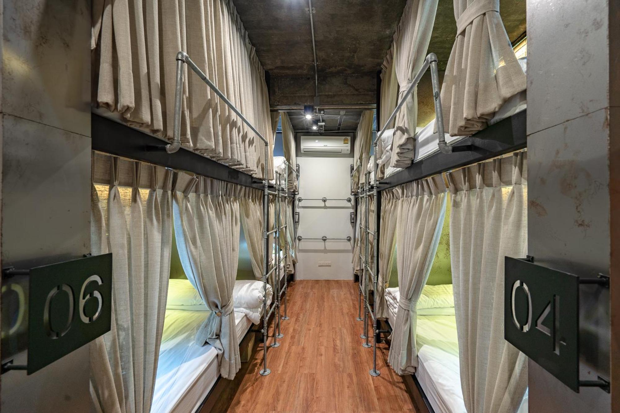 Siam Plug In Hostel Bangkok Dış mekan fotoğraf