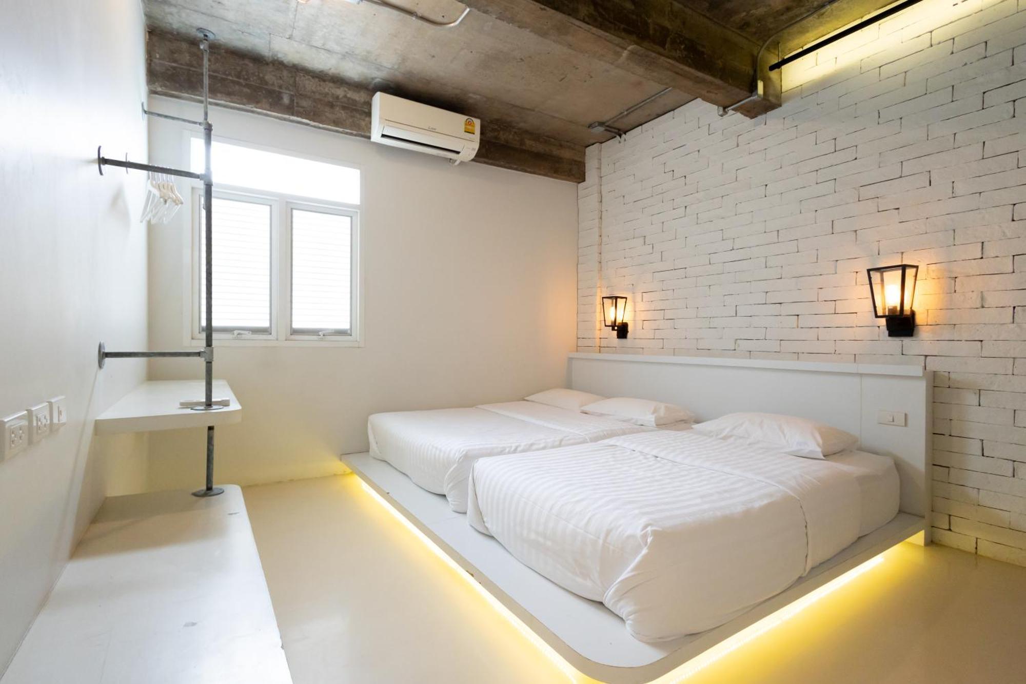 Siam Plug In Hostel Bangkok Dış mekan fotoğraf