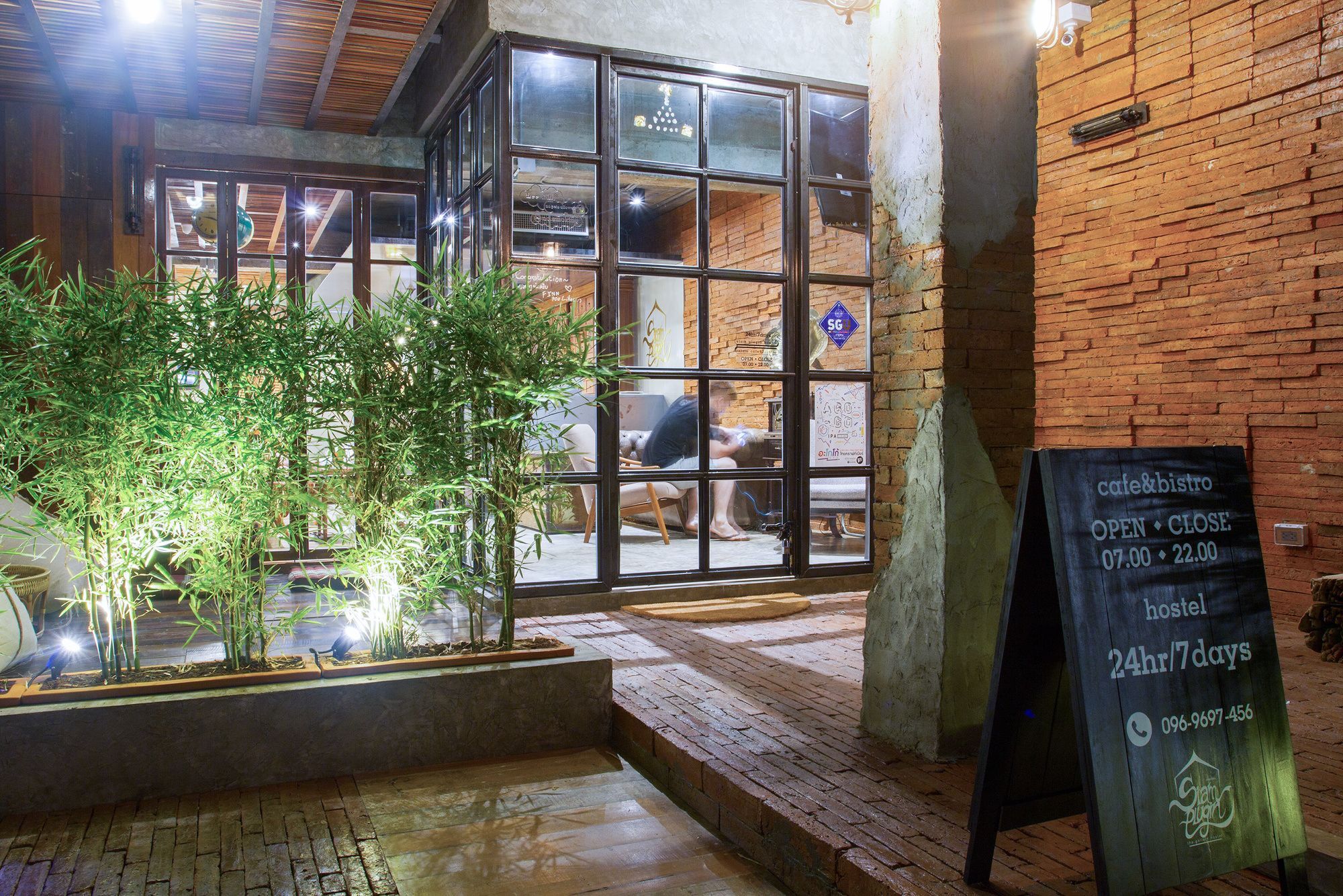 Siam Plug In Hostel Bangkok Dış mekan fotoğraf