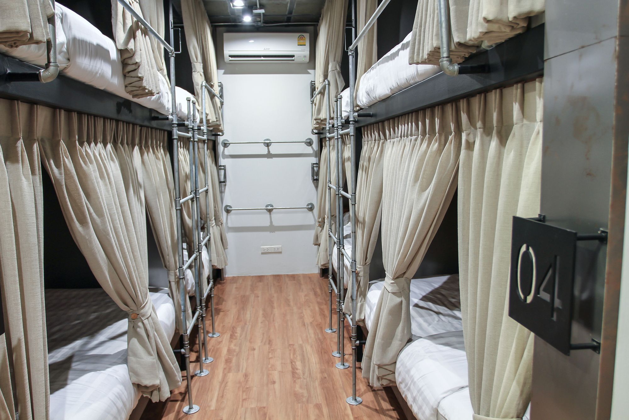 Siam Plug In Hostel Bangkok Dış mekan fotoğraf